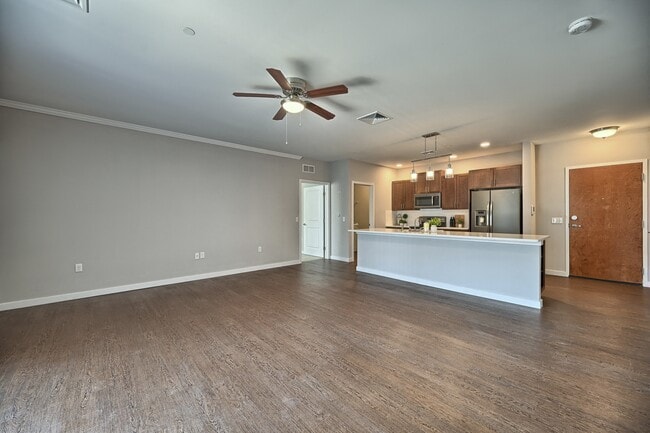 Building Photo - CenterPointe Apartments