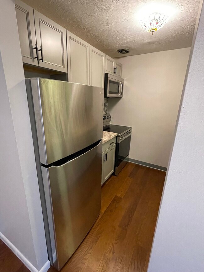 Building Photo - 45 Park Pl