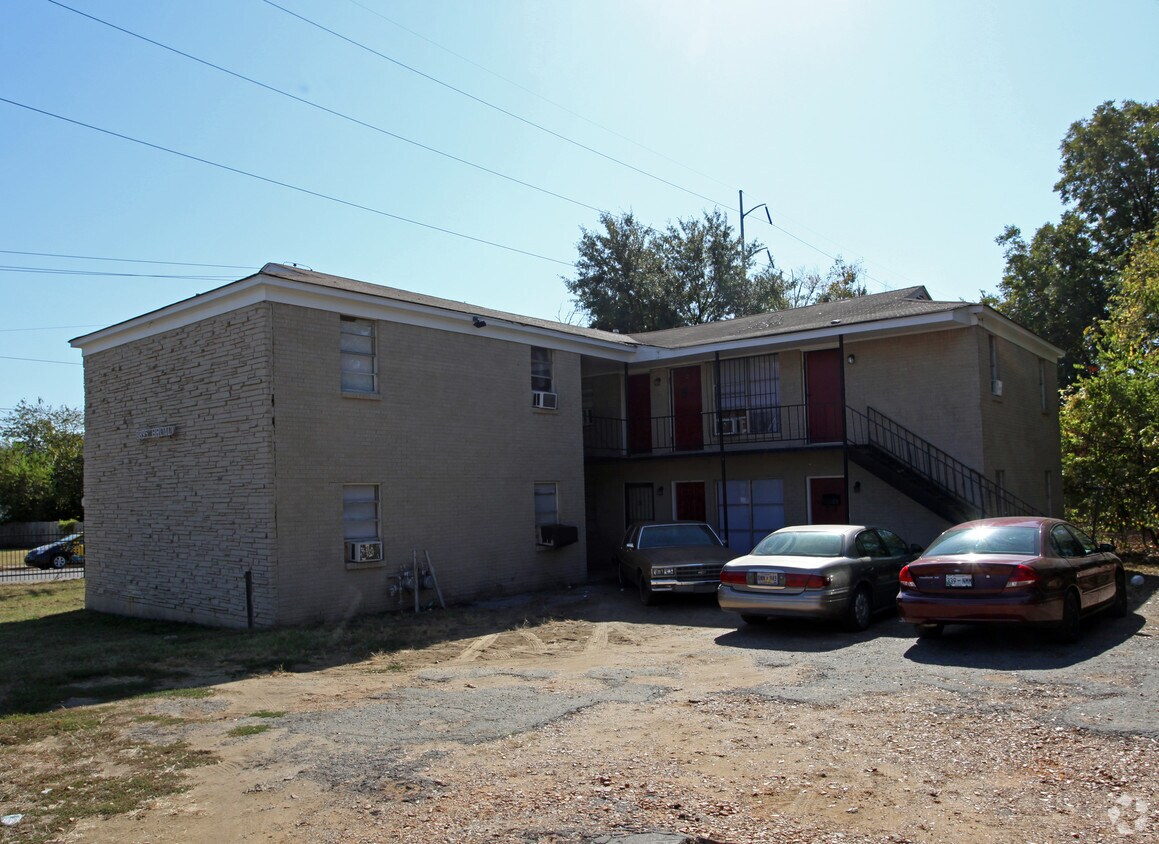 Building Photo - 2895 Broad Ave