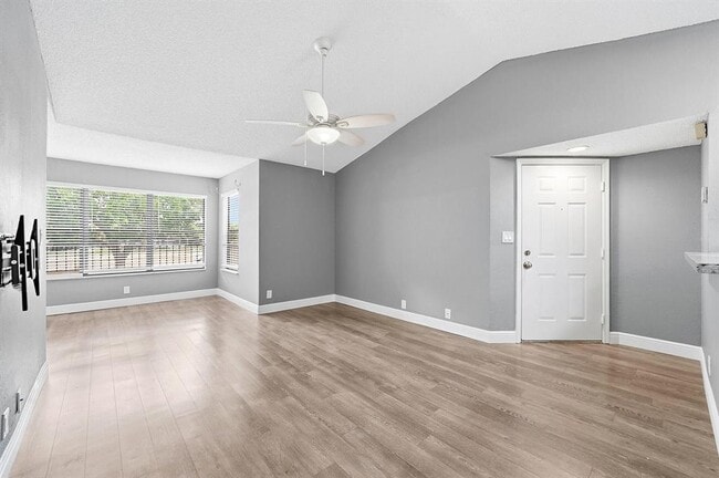 Building Photo - 2900 S University Dr