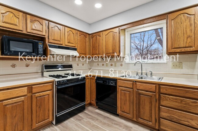 Foto del edificio - Limited Time Offer: Half-Month Discount on Lease Signed Before January 31st!-28 Parkwood Dr, Brow...