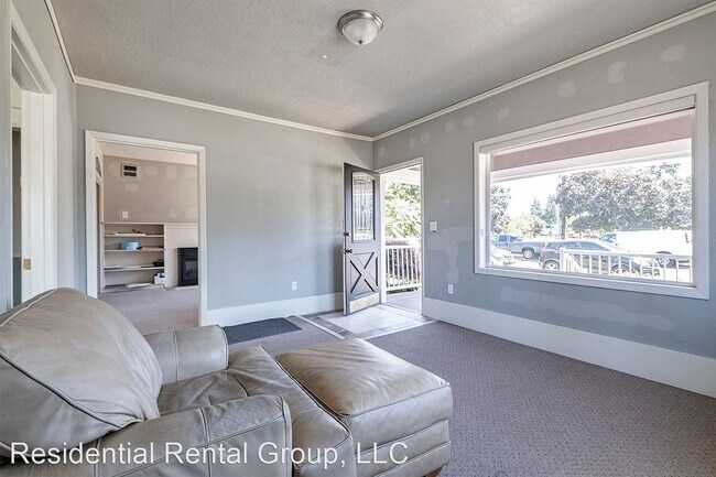 Foto del edificio - 2 br, 0.5 bath House - 233 SE 6th Avenue