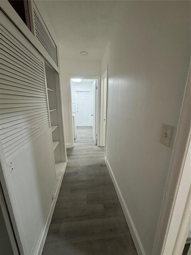 Foto del edificio - 1633 NW 8th Ave