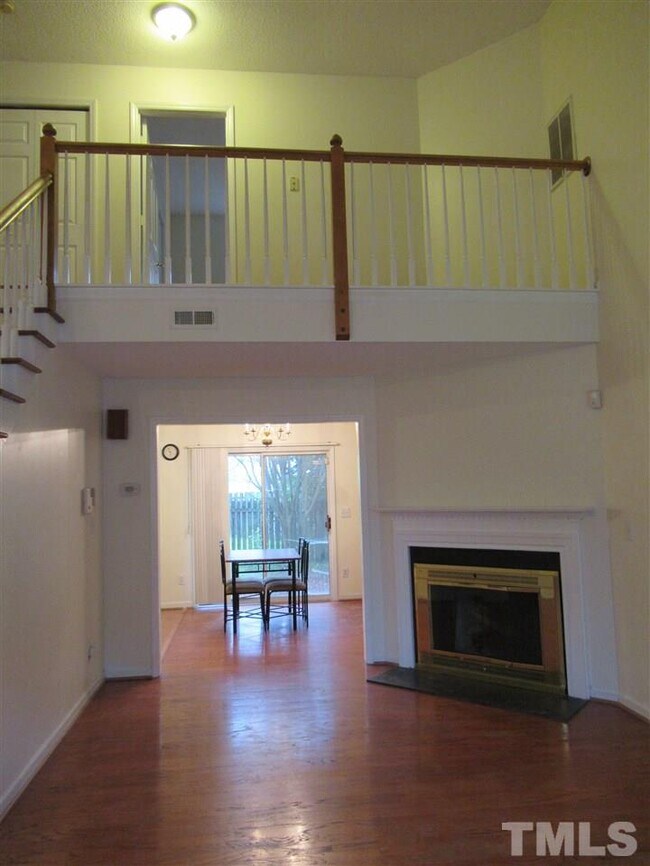 Building Photo - 103 Ascot Pl