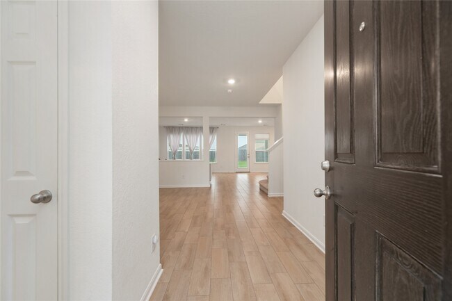 Foto del edificio - 14627 Monterey Cypress Dr