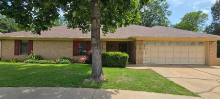 Building Photo - 808 Evergreen St