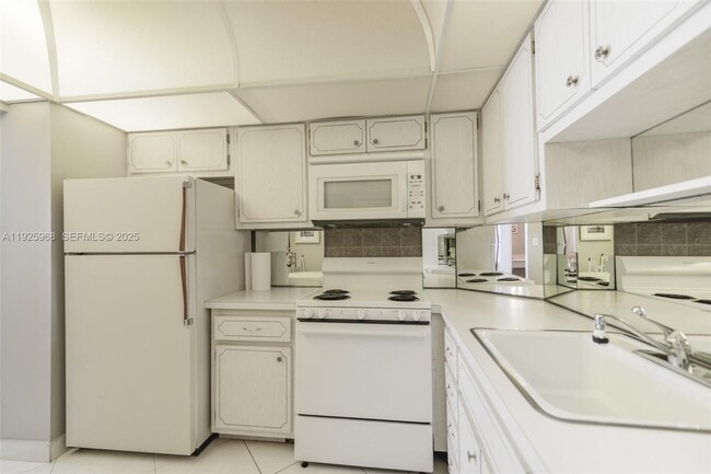 Photo - 1950 S Ocean Dr House