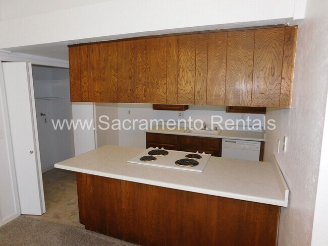 Building Photo - Spacious 2bd/2ba Fair Oaks Duplex with Garage