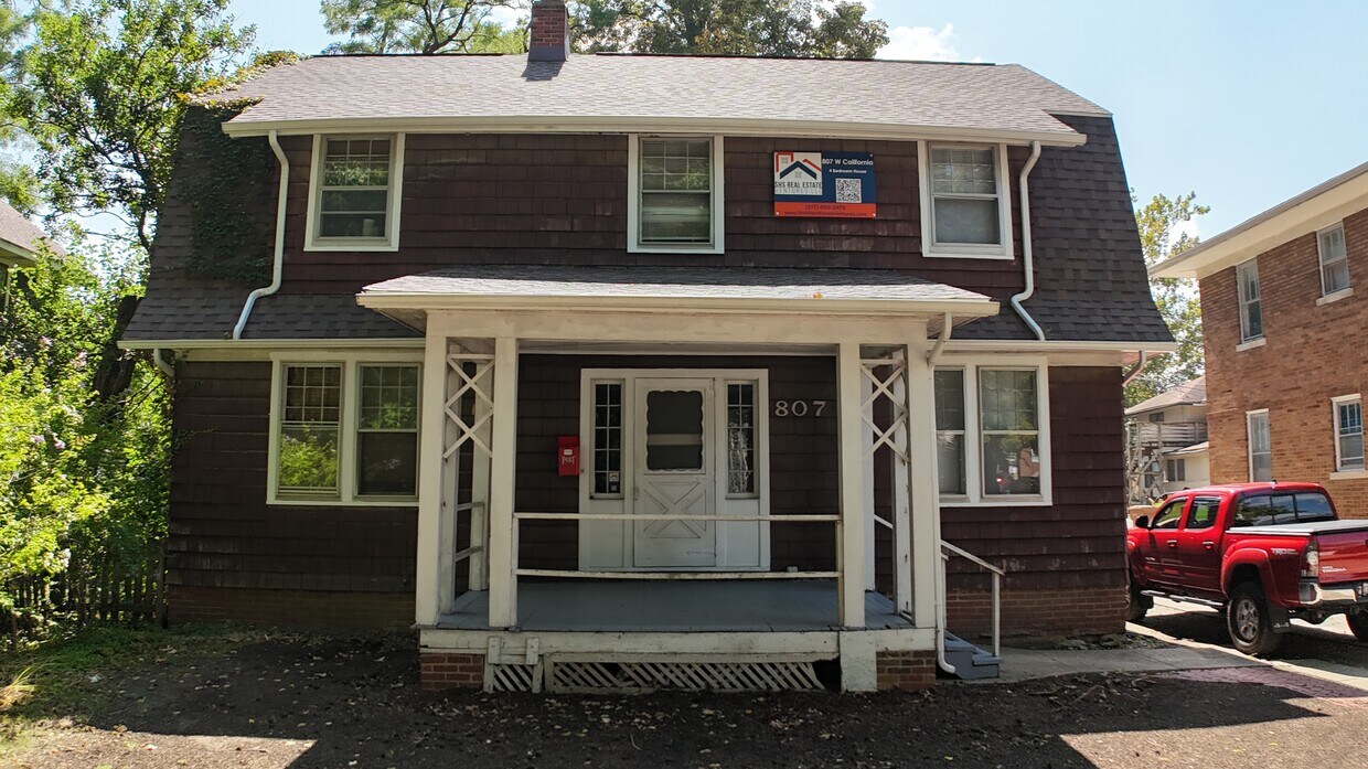 Building Photo - 807 W California Ave