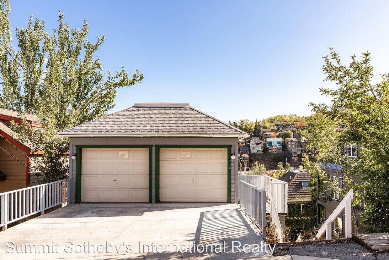 Primary Photo - 3 br, 2 bath House - 332 Woodside Avenue #2