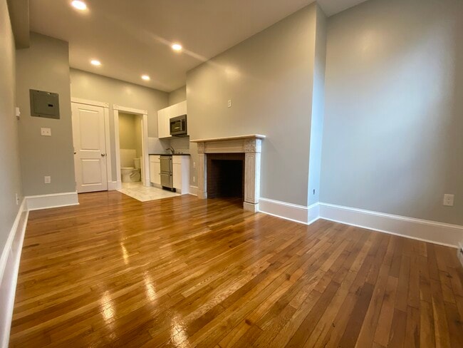 Building Photo - 397 Marlborough St