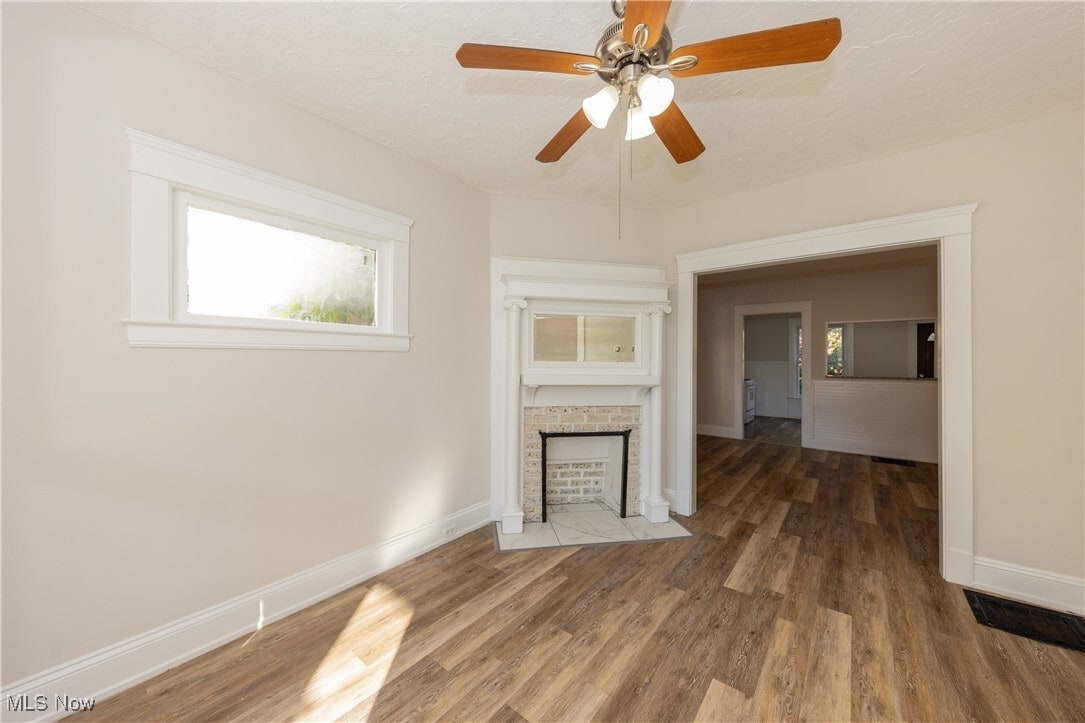 Primary Photo - 1459 W 107th St