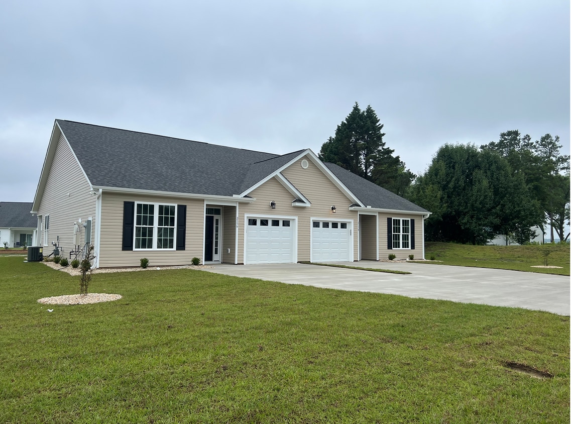 Building Photo - 2158 Briarpatch Dr