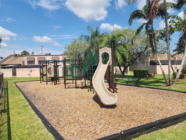 Building Photo - 12305 NW 11th Ct