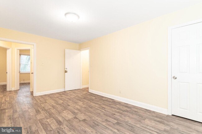 Building Photo - 5424 Belle Vista Ave