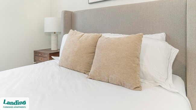 Building Photo - 10263 Whispering Forest Dr