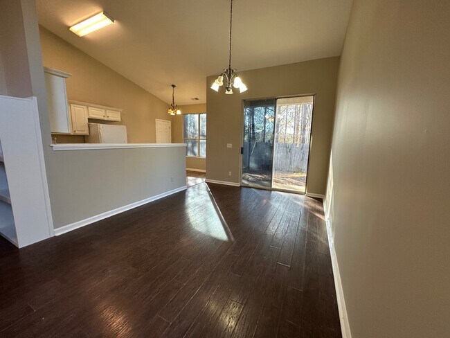 Foto del edificio - 108 Gardenside Dr