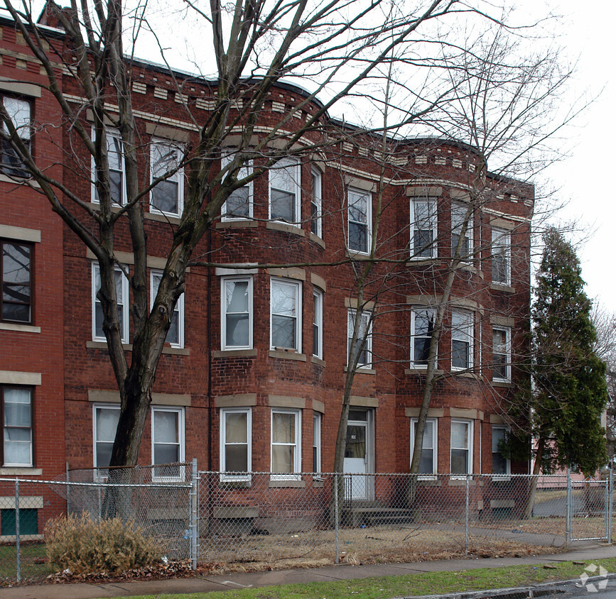 Foto del edificio - 30 St Jerome Ave