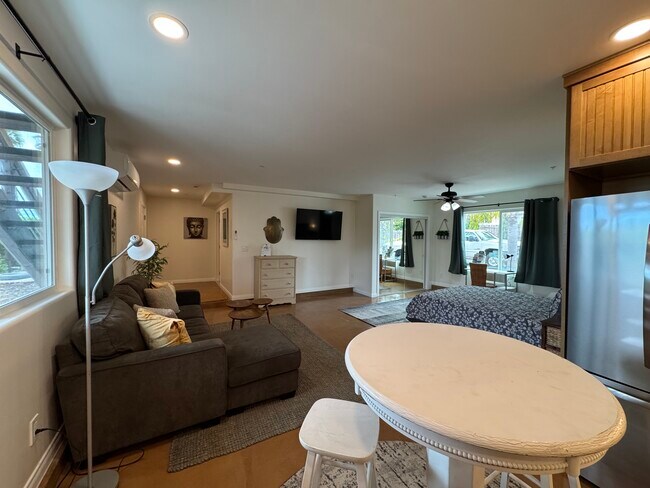 Foto del edificio - 1611 Whaley St