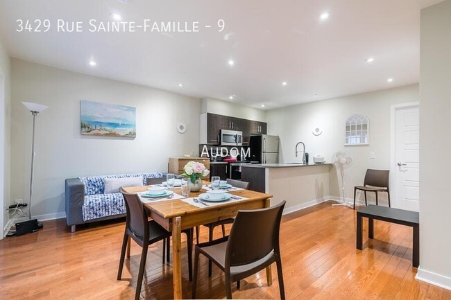 Photo du bâtiment - 3429 Rue Sainte-Famille