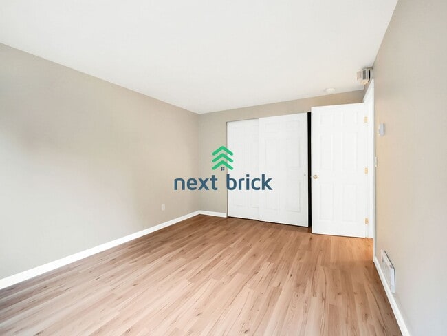 Foto del edificio - Spacious 2 Bed 1 Bath for Rent!