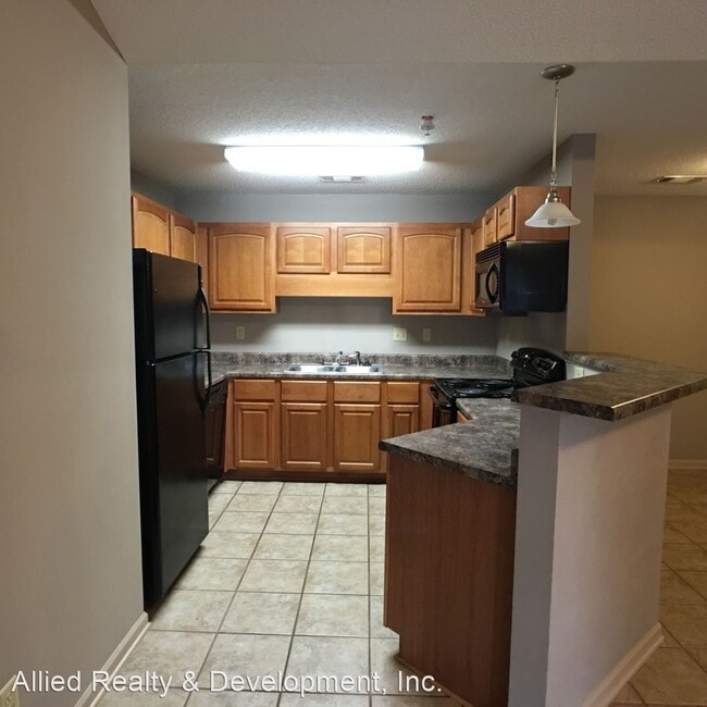 Building Photo - 2 br, 2 bath House - 2301 Veterans Memoria...