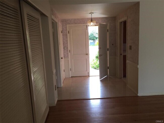Foto del edificio - 23439 Clarendon St