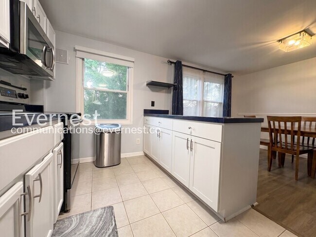 Foto del edificio - 6405 Loch Crest Ct