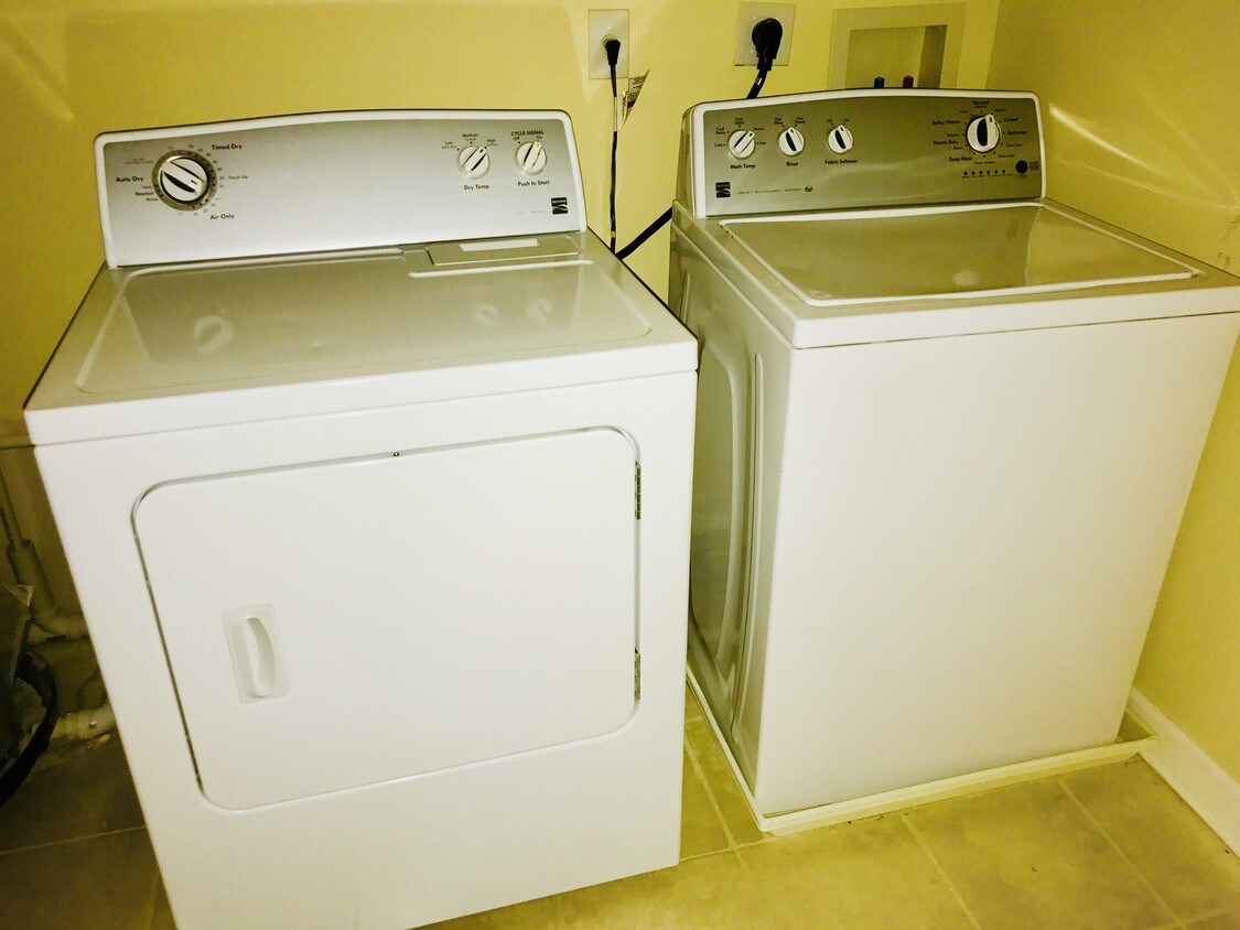 Foto del edificio - 2413 Eastern Ave