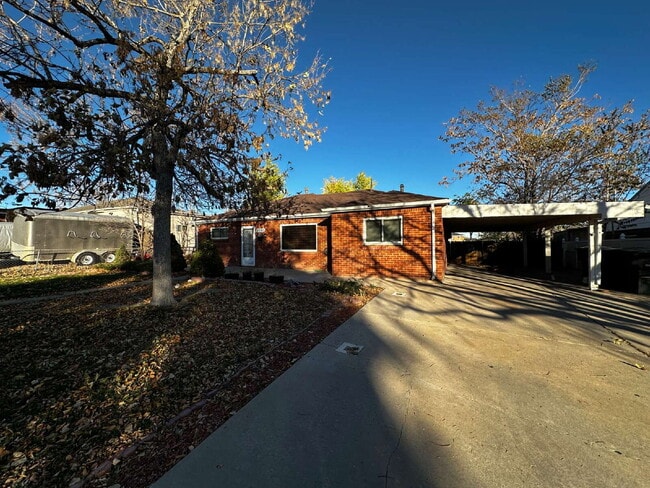 Photo - Charming 3 bed/2 bath house in the Heart o...