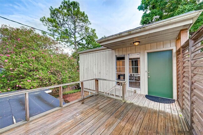 Building Photo - 2137 Branard St