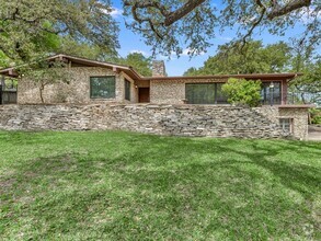 Building Photo - 402 Almarion Dr