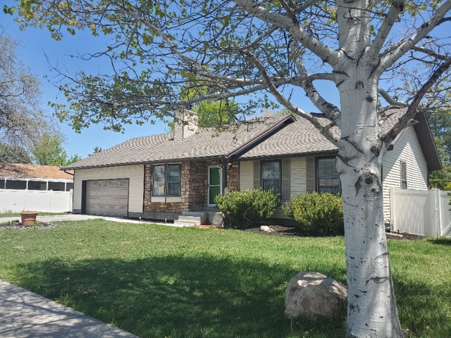 Photo - 6849 2200 W House