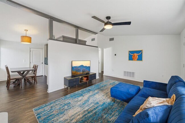 Foto del edificio - 3705 Manorwood Rd