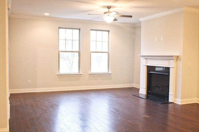 Building Photo - Low Maintenance All Brick Home!