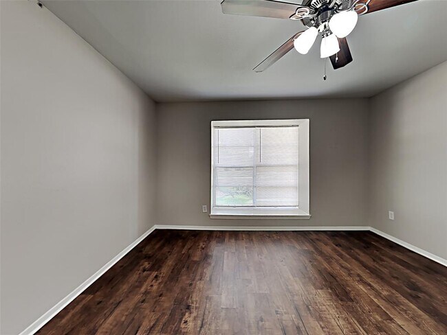 Building Photo - 14603 Alrover St