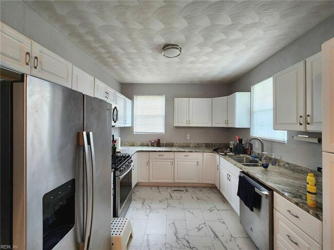 Photo - 3605 Killam Ave House