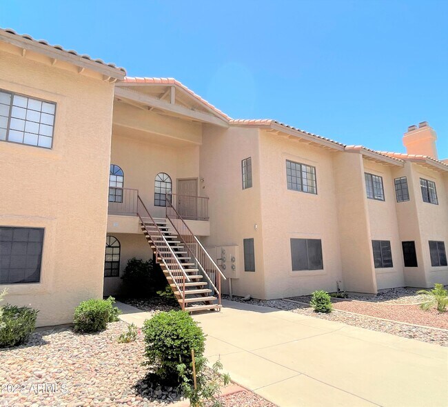 Foto del edificio - 930 N Mesa Dr