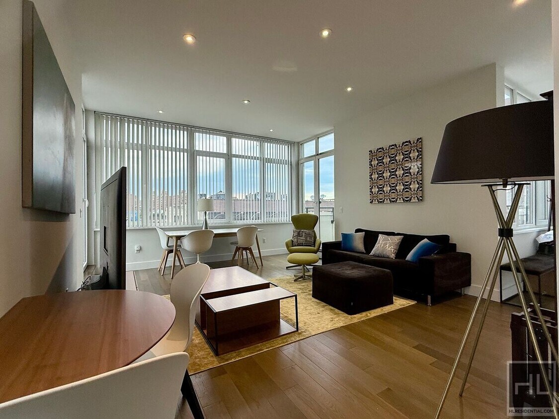 Primary Photo - Penthouse 1 bed/1 bath w/ 2 roof decks