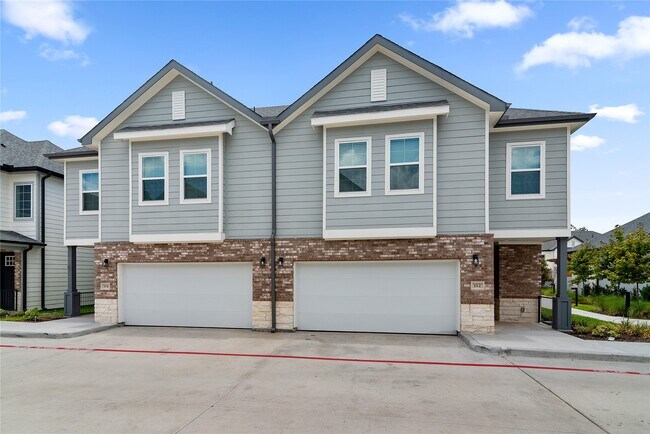 Foto del edificio - 28325 Birnham Woods Dr