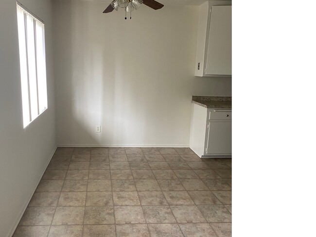 Building Photo - 841 Glenway Dr