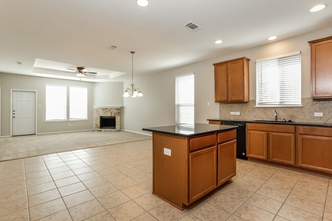 Building Photo - 2073 Rosebury