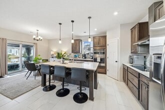 Building Photo - 1859 Hinsdale Cir