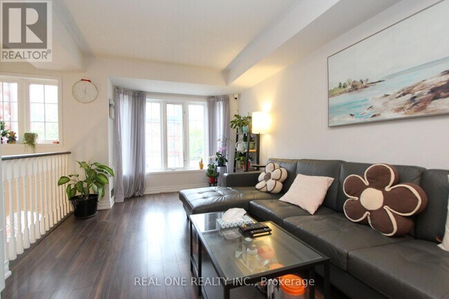 Building Photo - 43 Bethune Way
