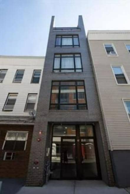 Building Photo - 62 Newkirk St