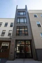 Building Photo - 62 Newkirk St
