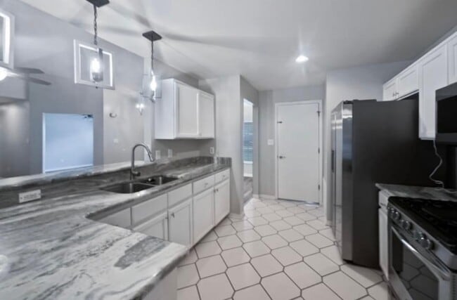 Building Photo - 18812 Lake Orienta Ct