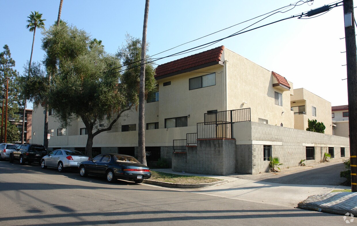 Building Photo - 951 N Louise St