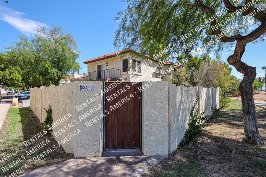 Foto principal - 8849 S 51st St