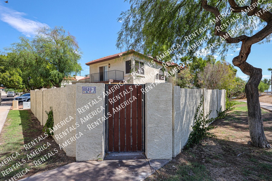 Primary Photo - 8849 S 51st St